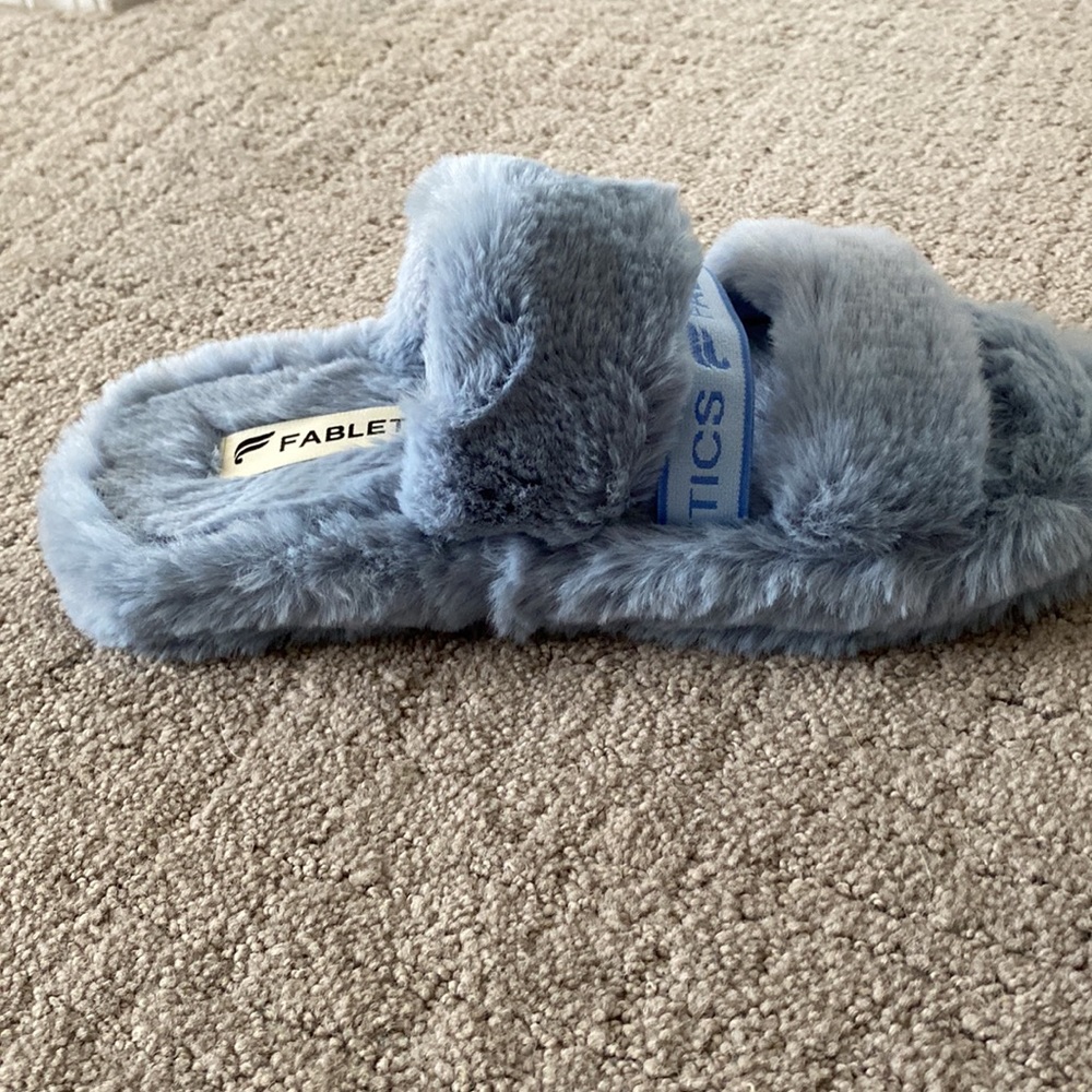 Fabletics slippers - Picture 3 of 3